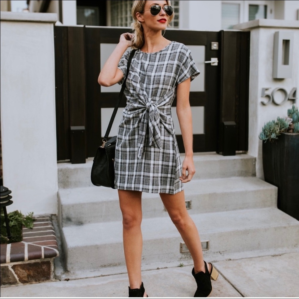 Newbury Kustom USA Plaid gray dress medium